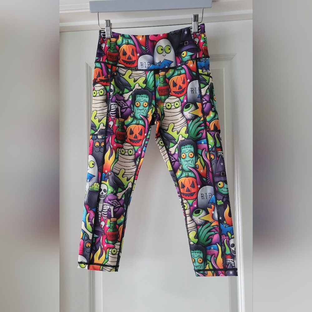Worn Once-CVG Monster Mash Halloween Capri Leggings Size Small